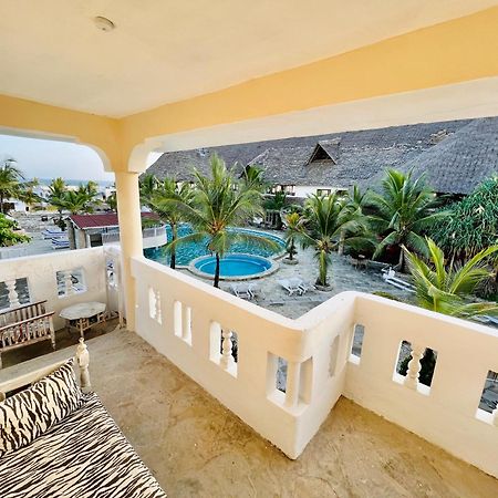 Jacaranda Beach Resort Ватаму Екстериор снимка
