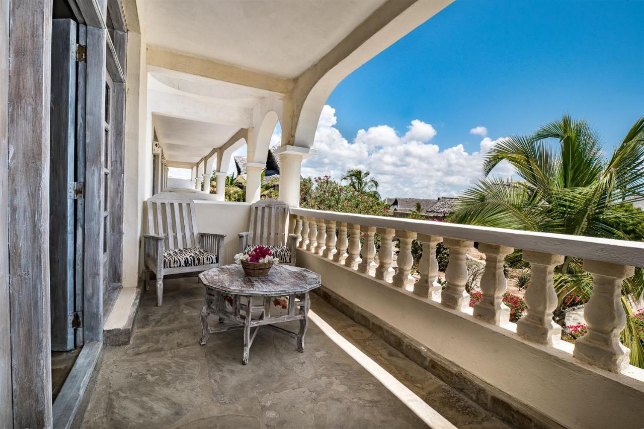 Jacaranda Beach Resort Ватаму Екстериор снимка
