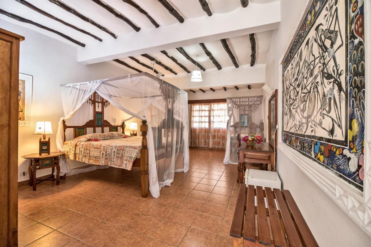 Jacaranda Beach Resort Ватаму Екстериор снимка