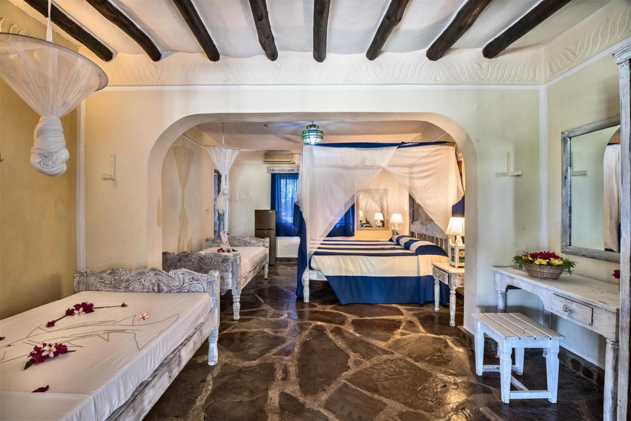 Jacaranda Beach Resort Ватаму Екстериор снимка
