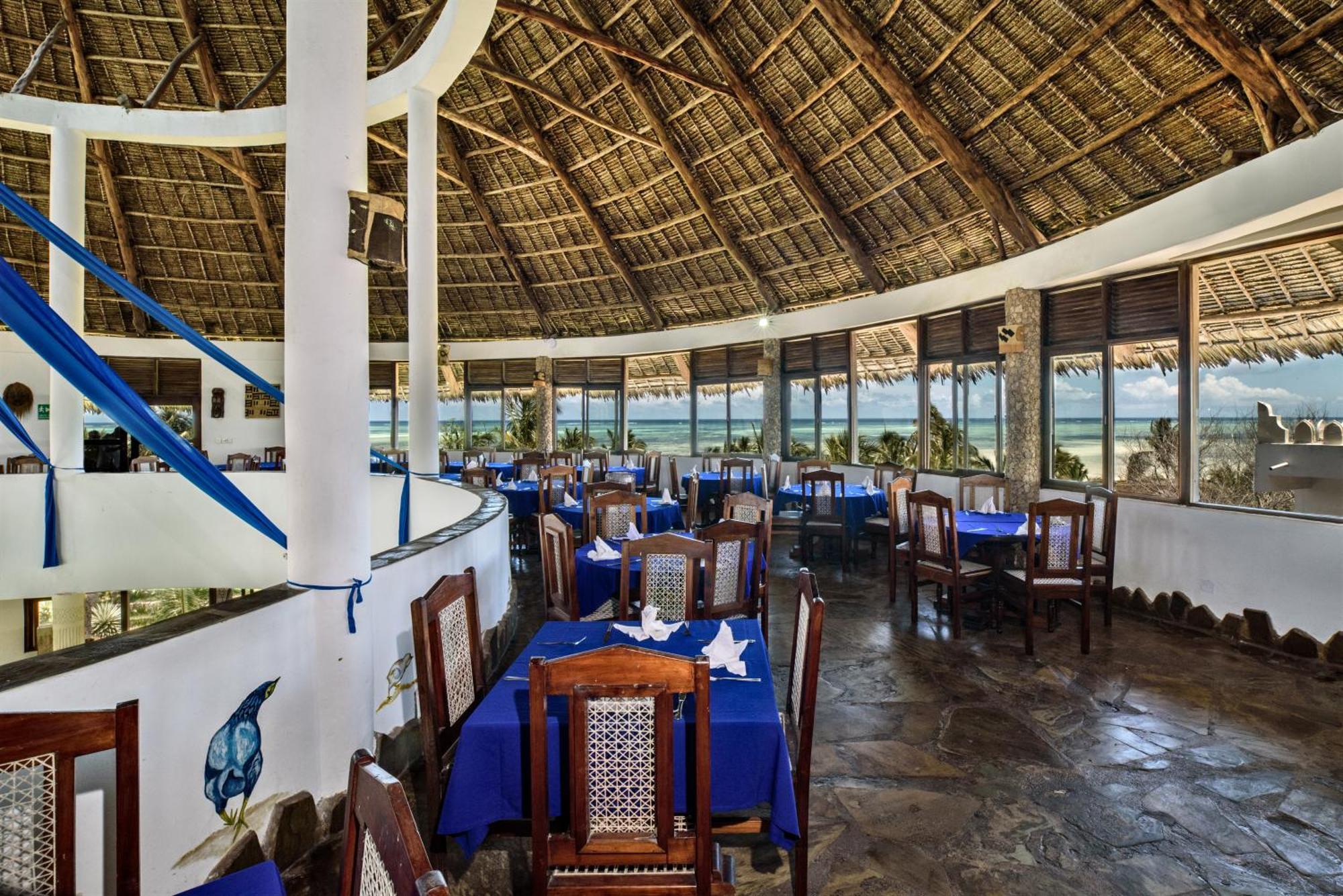 Jacaranda Beach Resort Ватаму Екстериор снимка