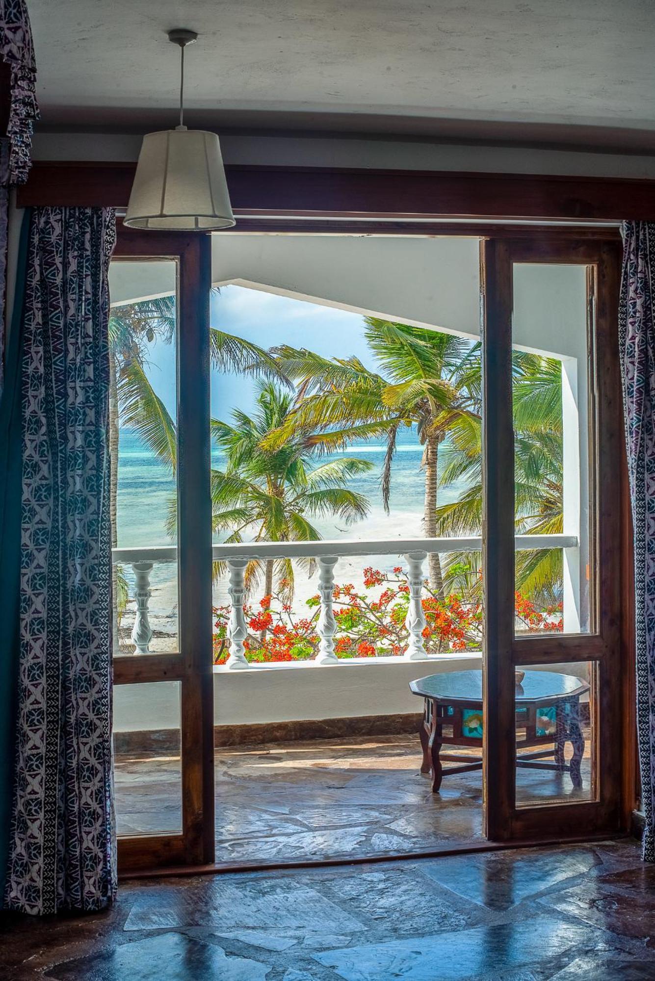Jacaranda Beach Resort Ватаму Екстериор снимка