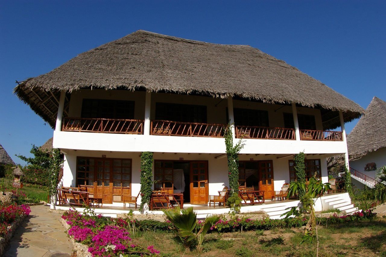 Jacaranda Beach Resort Ватаму Екстериор снимка