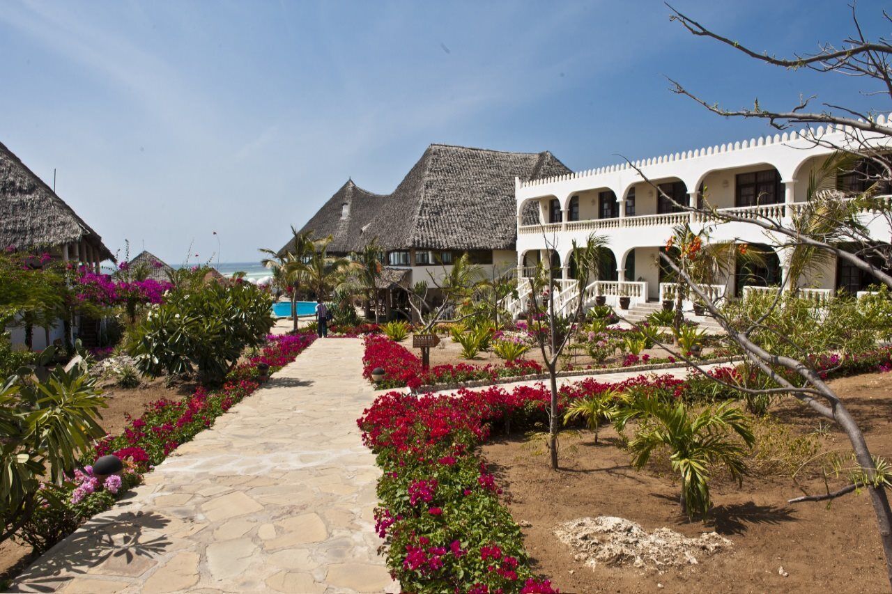 Jacaranda Beach Resort Ватаму Екстериор снимка