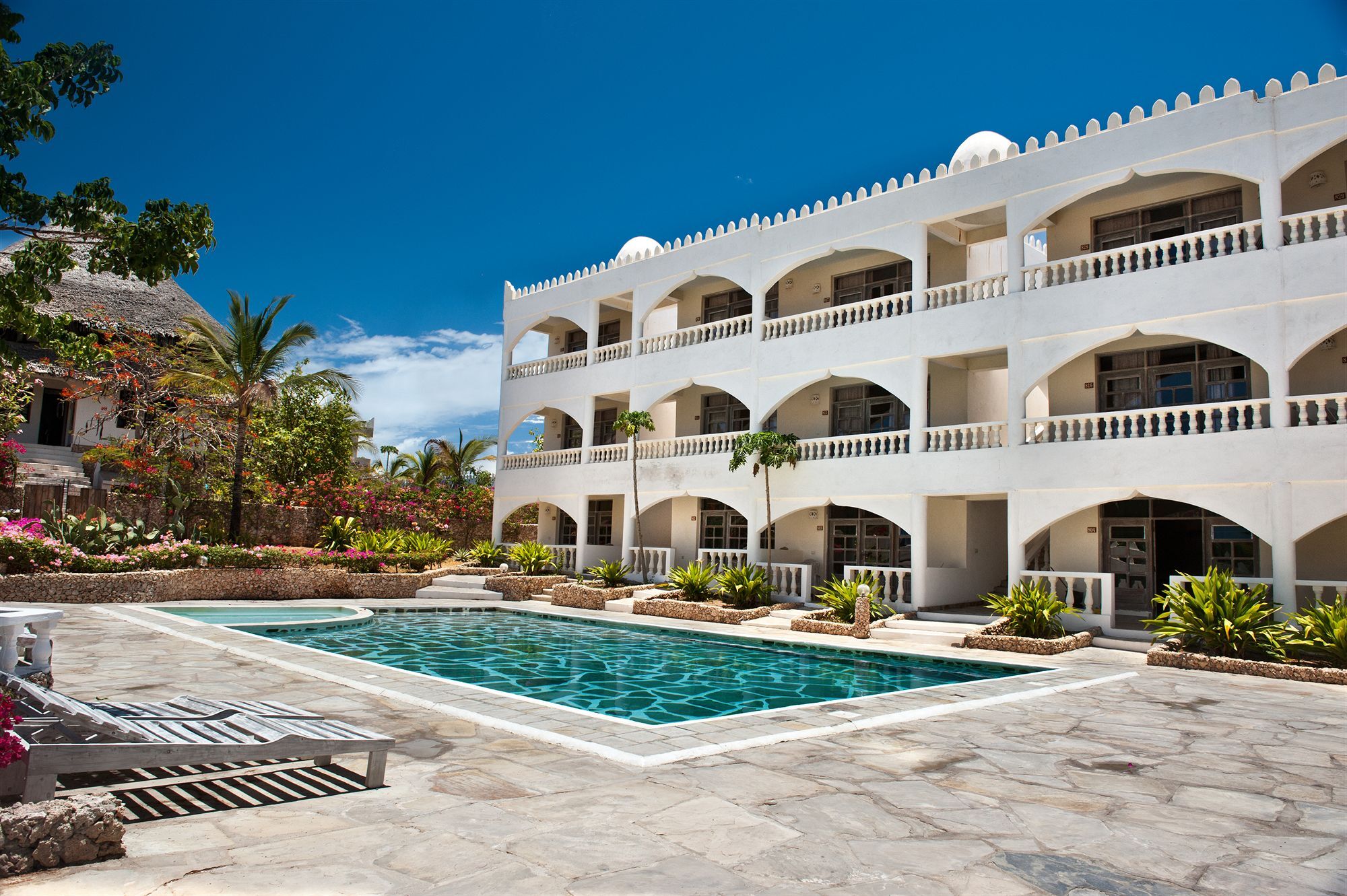 Jacaranda Beach Resort Ватаму Екстериор снимка